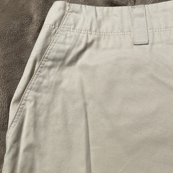 Eddie Bauer Khaki Shorts - Picture 5 of 5